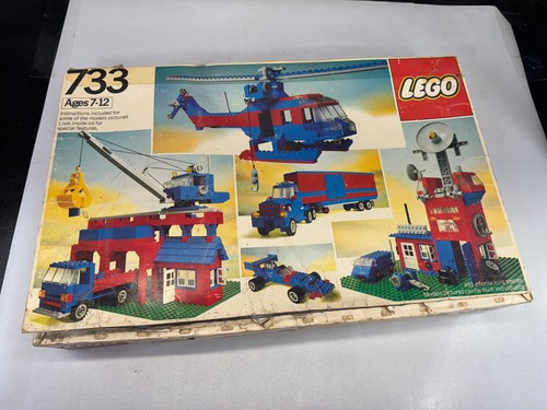 Lego - 733 - Universal Building Set HTF Box with off brand legos inside - Picture 1 of 21