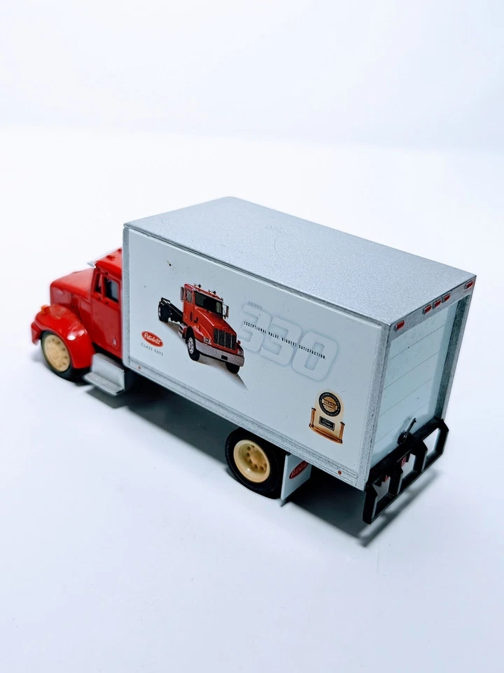 Tonkin 1:32 Peterbilt Truck Red - Model 330 JD Power Award Winner 2001 - Image 3 of 4