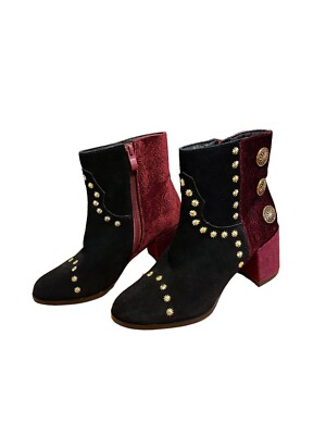 Very Volatile LA Size 6 Ankle Boots Black&Burgundy Velvet Gold Stars & Buttons