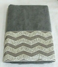 Avanti Bath Towel Chevron Galaxy Grey  Silver Nickel 100 Cotton 28 x 50 NEW