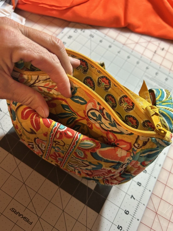 Bolso Bandolera Vera Bradley Cartera Lizzy Amarillo Provenzal Floral Multi Bolsillo Foto 4 de 4