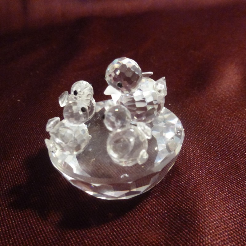Swarovski Crystal Figurines - Mother BIRD & BABIES in Nest/Birdbath 7470 - EUC