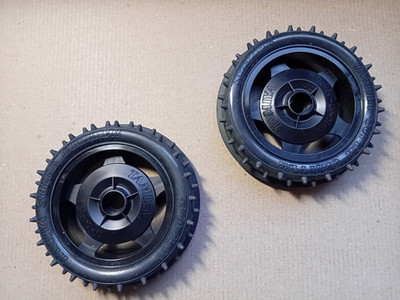 TAMIYA 2WD STAR-DISH VORDERRÄDER UND SUPER GRIPPER REIFEN