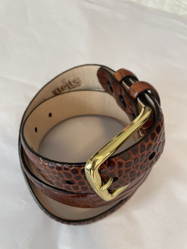 Cintura vera pelle di vitello italiana coccodrillo cammello marrone 36 fibbia ottone USA - Foto 3 di 12
