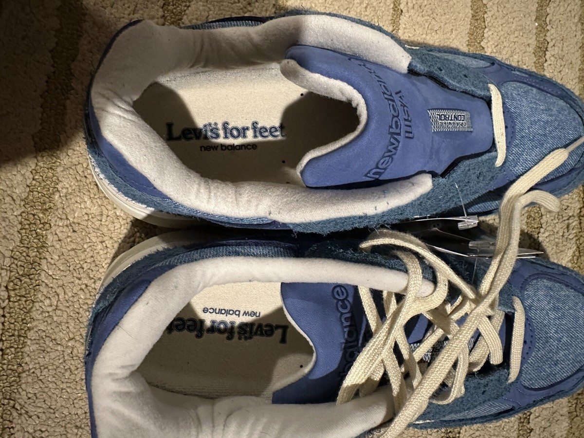 Size 9.5 - New Balance x Levi