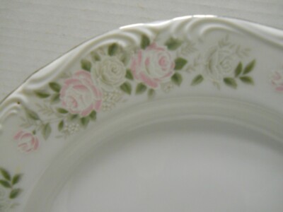 Sheffield Fine China Classic 501 Dinner Plates 10 1/4