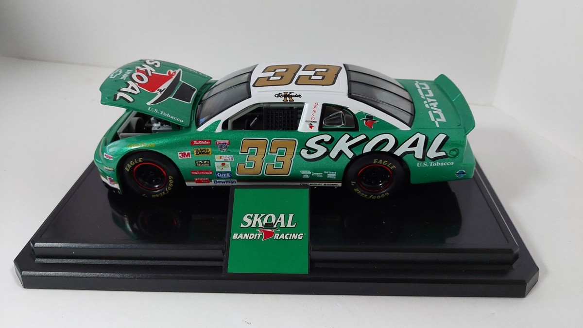 新品未開封 Skoal Bandit 1個 Ken Schrader Skoal Bandit Racing Champion Set 1:64 and 1:24 Car of
