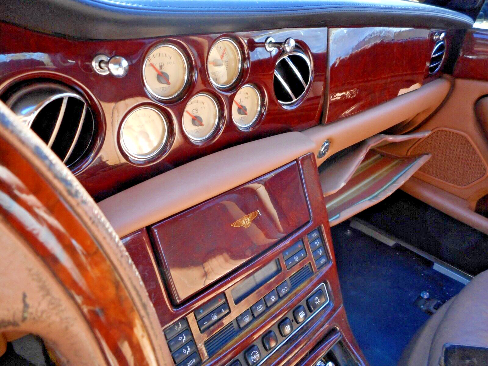 BENTLEY ARNAGE RL LWB, TURBO. A HUGE ARNAGE & ROLLS ROYCE USED PARTS INVENTORY