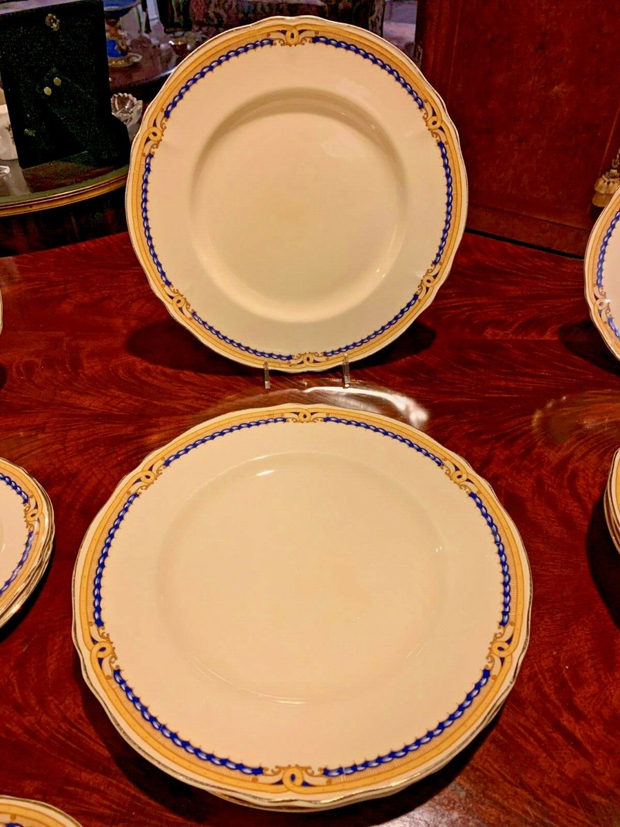 GRINDLEY, England Cream Petal pattern 26-piece, Service Dinnerware