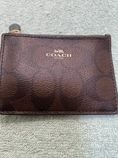 Coach Green Coin Card & Key Chain Skinny Holder 4 In X 3 In