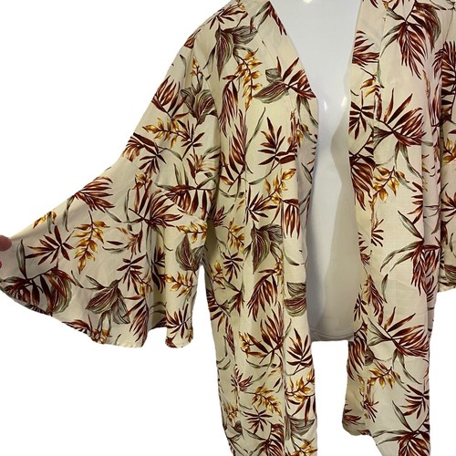 Gimmicks by BKE Kimono Womens XL Lagenlook Floral Crochet Lace Tan Cardigan - Picture 2 of 10