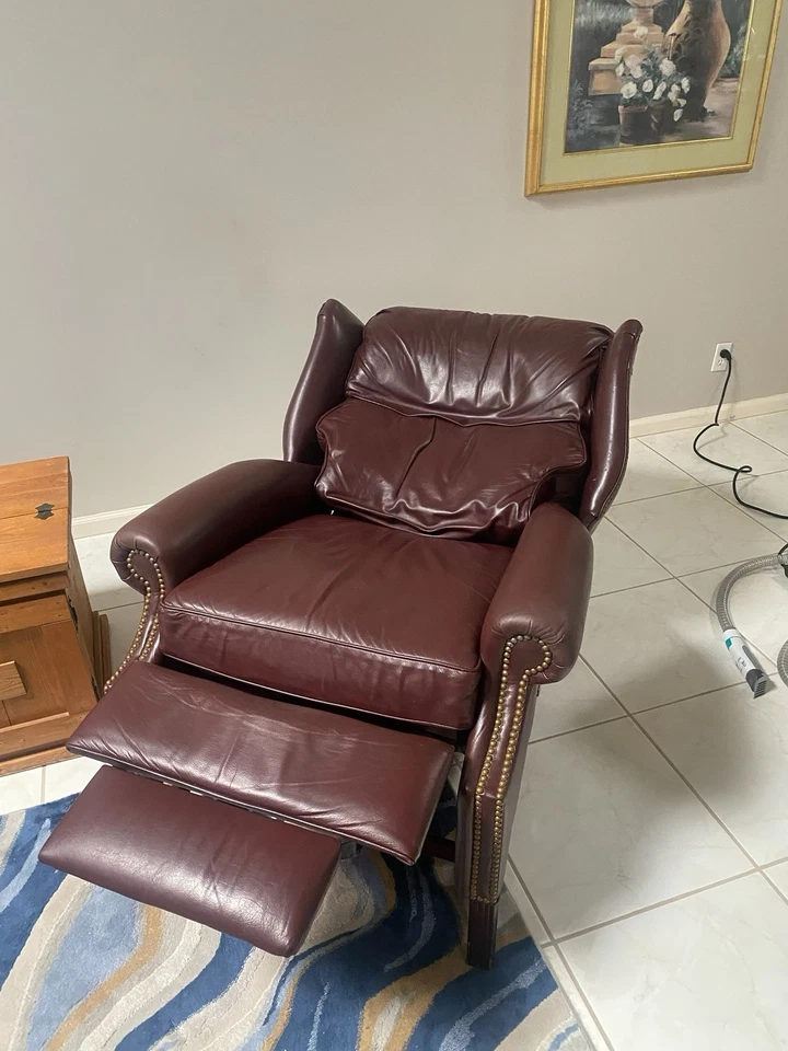Thomasville Reclinable Cuero Genuino - Cuero Burdeos - Excelente Calidad Foto 2 de 4