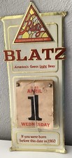 Panneau feuille carton bière Blatz 1981 âge légal de la consommation papier calendrier présentoir