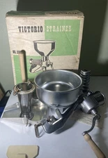 Victorio Strainer No. 200 Fruit Juicer Food Sauce Maker Pumpkin Berry Screens