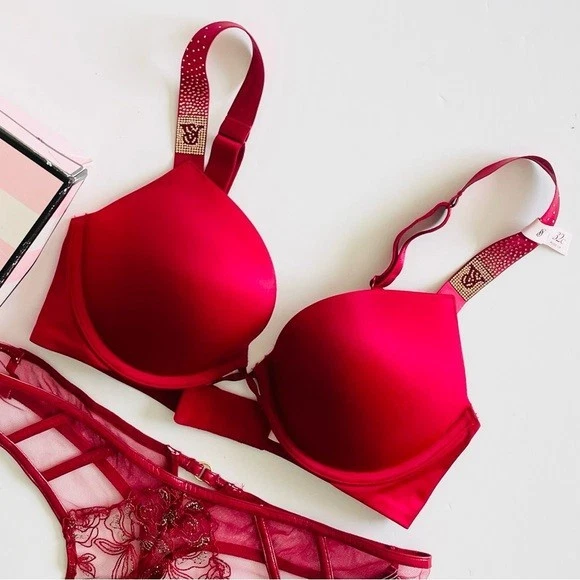 32C PEQUEÑO Victoria’s Secret Rojo Bling Brillo Bombshell Sujetador Conjunto Tanga Bragas Foto 2 de 4