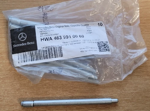 NEW Genuine MERCEDES-BENZ DISC BRAKE CALIPER GUIDE PIN HWA4639910060, Front. G55
