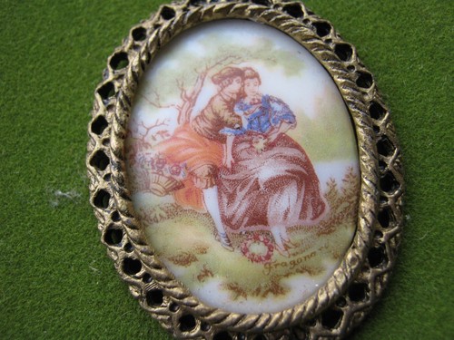 Paire cadre mural en porcelaine vintage signé Fragonard vente en gros Limoges style victorien