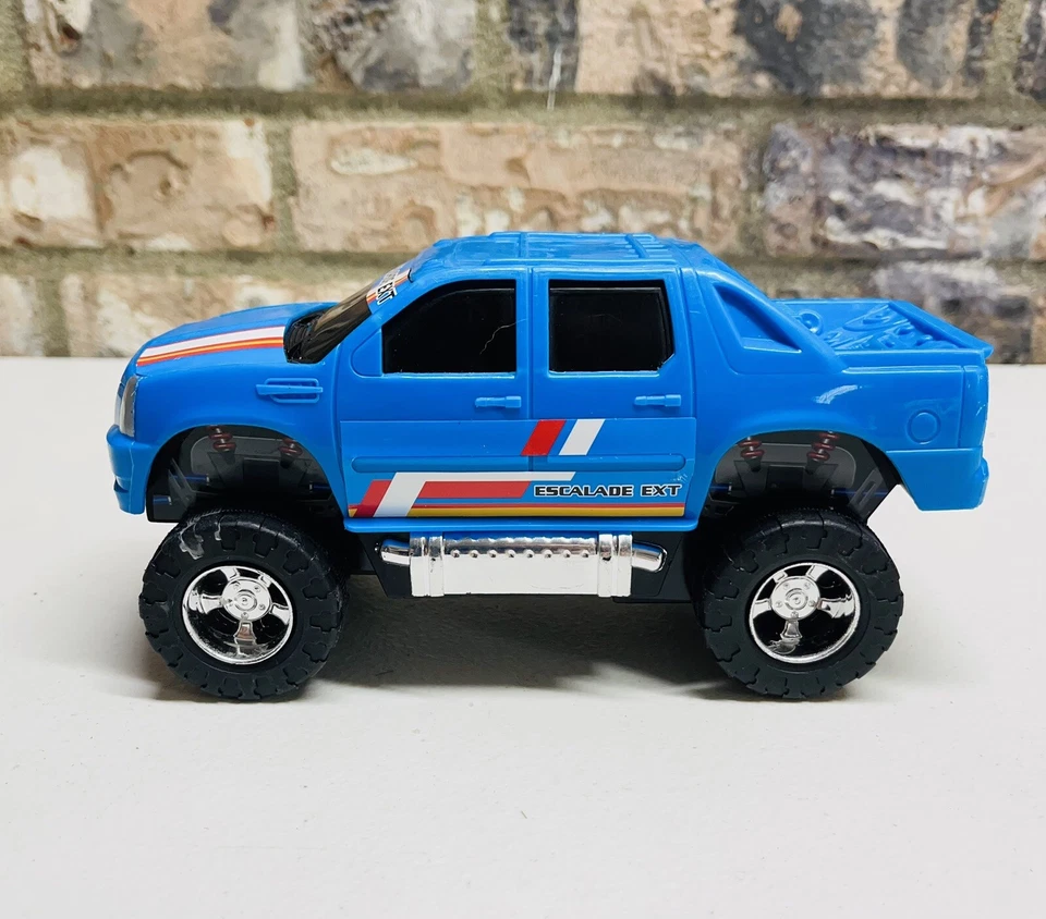 Cadillac Escalade EXT Toy Truck Realistic Plastic Model 2011 Blue - 1/32 Scale - Image 3 of 4