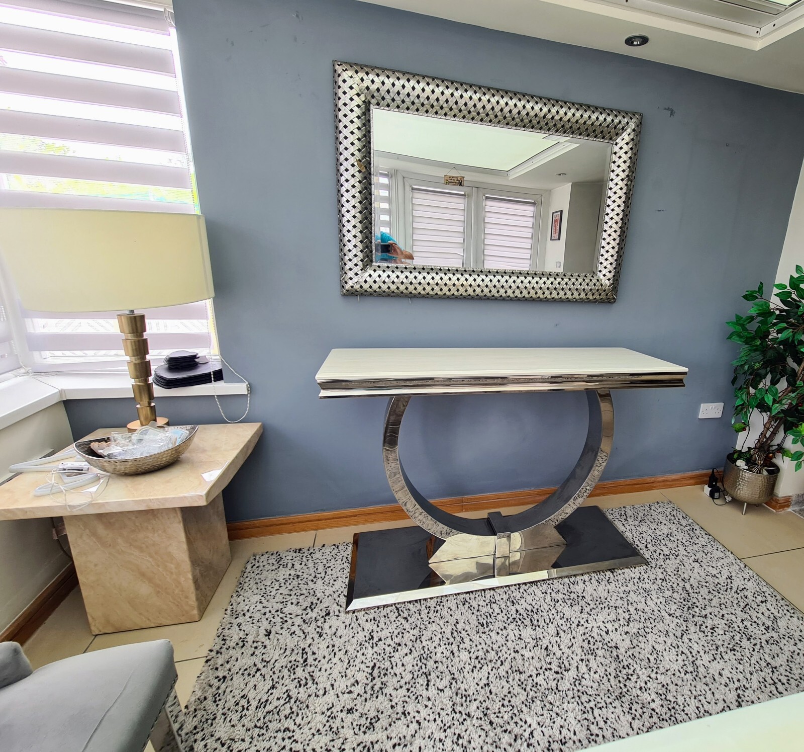 Cream Marble Console Table – Chic Elegance for Your Home
