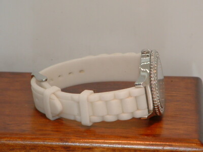 Pre-Owned Women display picture 2