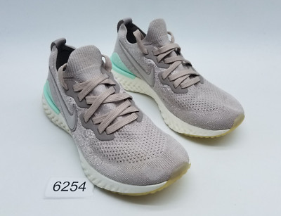 Nike Epic React Flyknit 2 Women's Size 7.5 Running Shoes Moon Particle