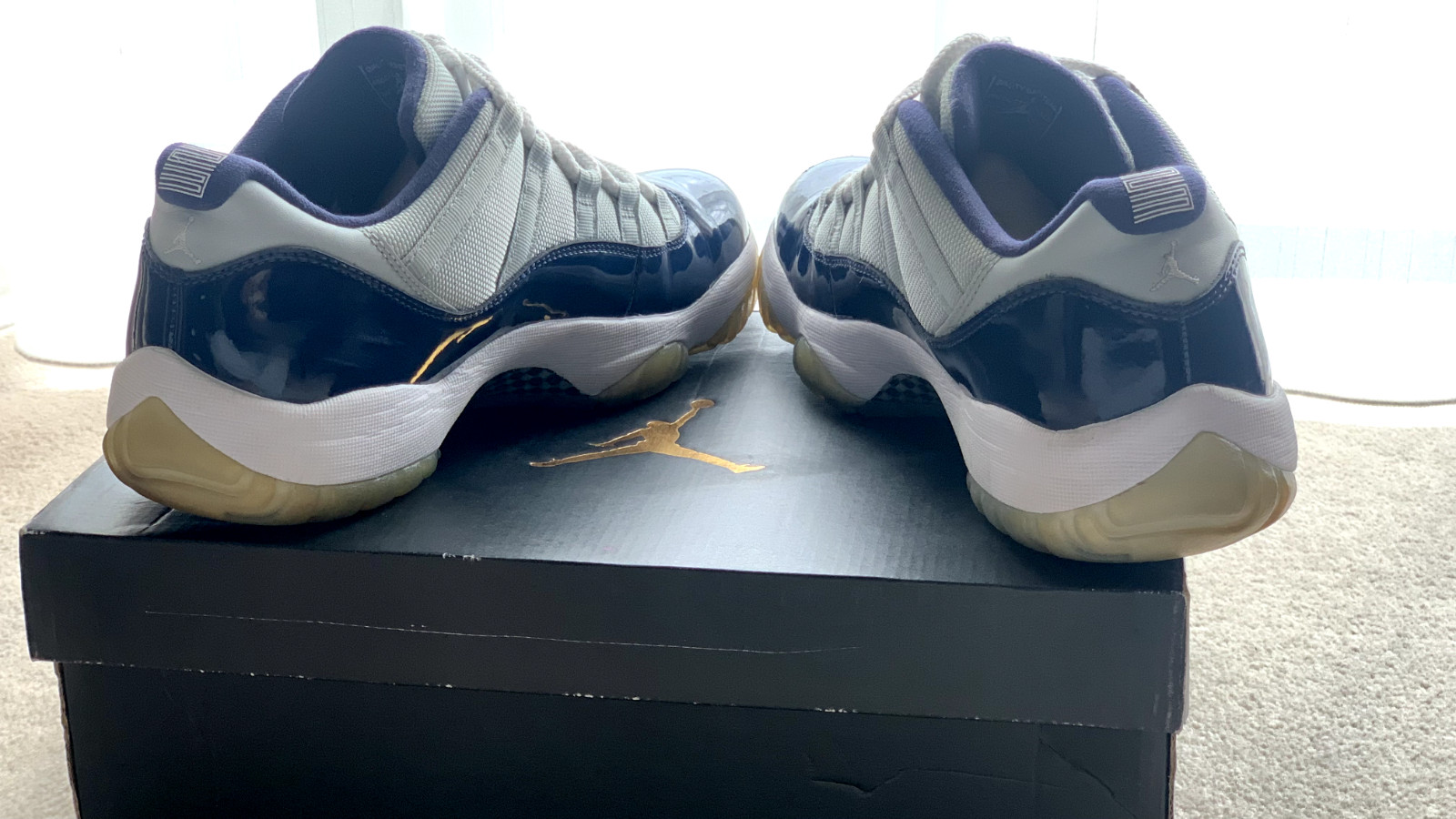 Georgetown very Rare, Sold out Nike Jordan 11 low uk 8.5 image 5