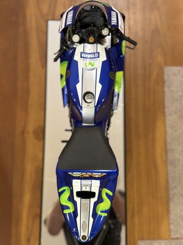 Yamaha Yzr Valentino Rossi Modello Moto Diecast Da Collezione Replica Giornaliera - Foto 5 di 18