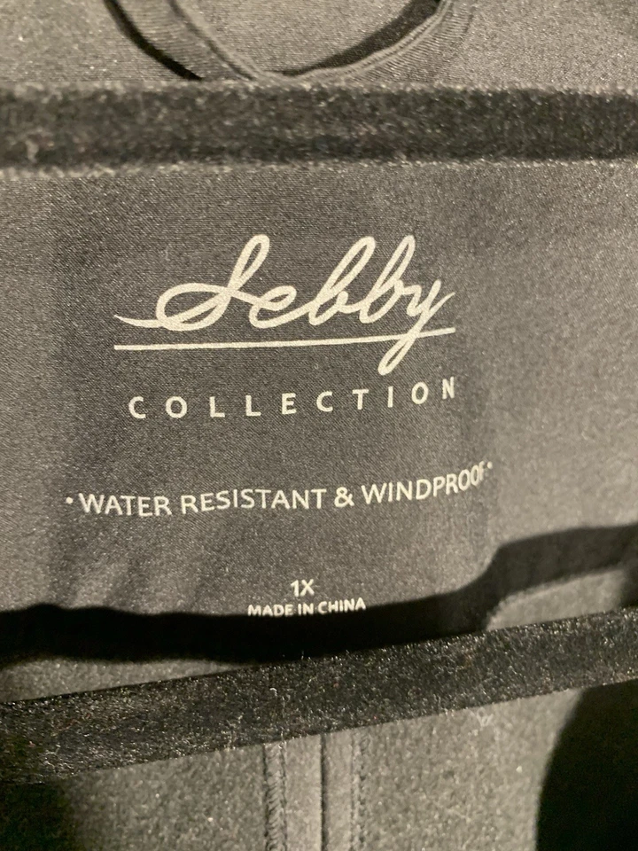 Gabardina softshell doble botonadura con cinturón para mujer Sebby Collection negra 1X Foto 2 de 4