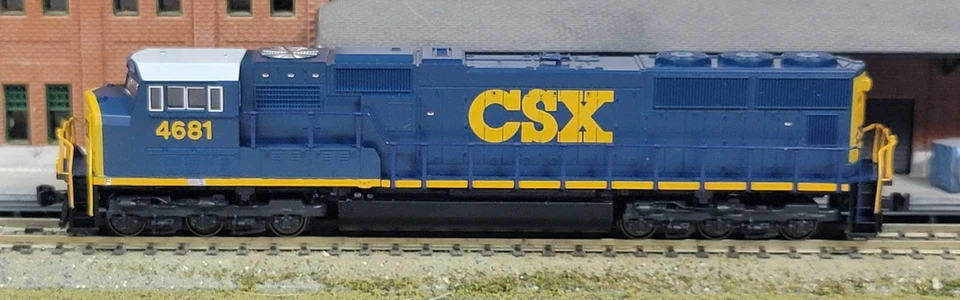 N Scale - Kato 176-7601 - SD70M - CSX #4681 - Image 2 of 4