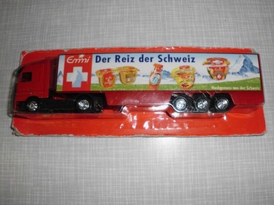Werbetruck Sammeltruck  Emmi Schweiz MB Actros Sattelzug