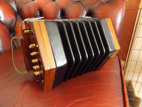 Lachenal 30 button anglo concertina. C/G. Brass reeds, fully restored with bag - Picture 5 of 7
