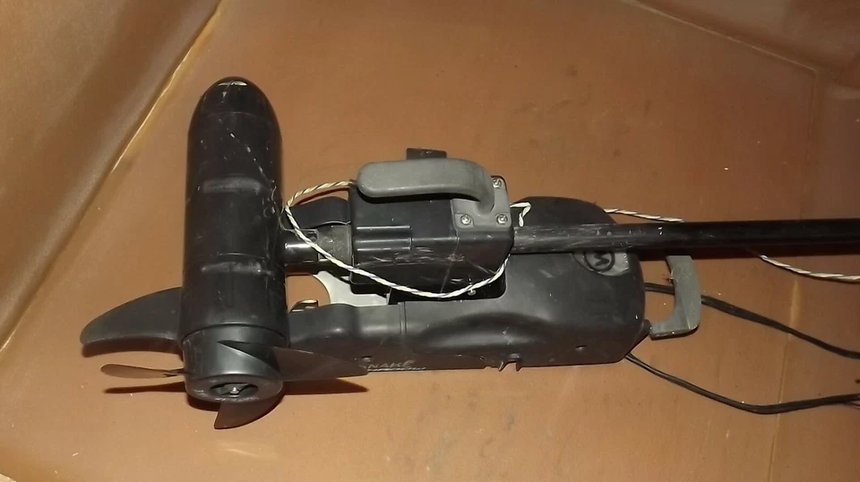 Motor de arrastre Watersnake Shadow eje de 52" solo para piezas no funciona Foto 2 de 4