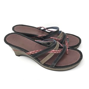 clarks toe ring sandals