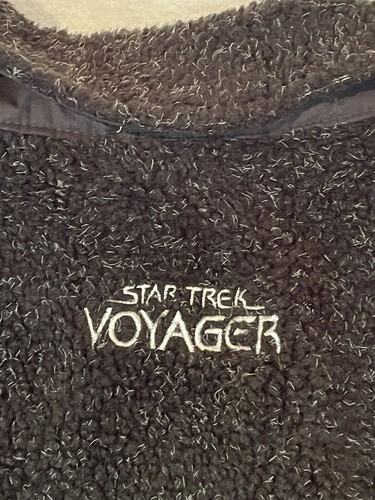 Raro RCA Promo Star Trek Voyager Abotonado Negro Vellón De Colección Talla Grande - Imagen 8 de 9
