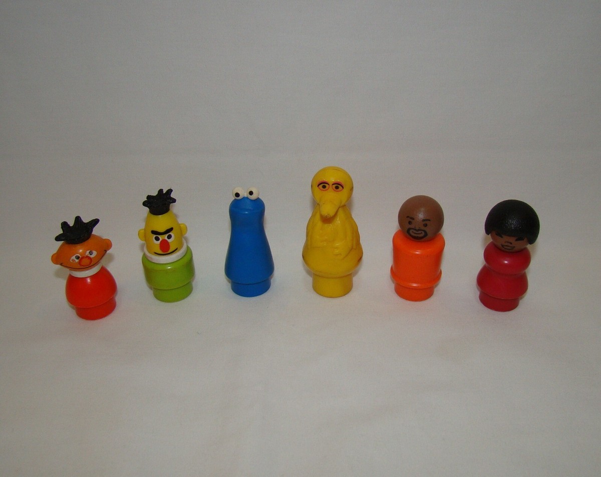 VINTAGE FISHER-PRICE LITTLE PEOPLE SESAME STREET BERT ERNIE COOKIE  MONSTER - Main Image