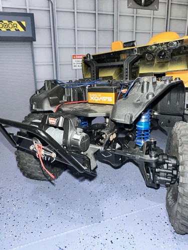 Custom 1/10 Traxxas TRX-6 Mercedes 6x6 Yellow Fully Upgraded ! Brushless, Savox - Picture 8 of 24