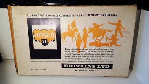(Lot 366) Britain Herald Models Highlanders Complete Window Boxed Set 7109 - Picture 2 of 9