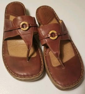 Women-Sz-9-Born-Leather-Sandals-Shoes-Thong-T-Strap-Casual-Comfy-Office-Everyday
