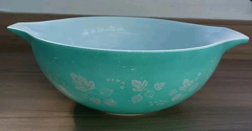 Pyrex Bowl Gooseberry Pattern Duck Egg Blue   26 Cm Bowl