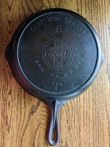 Griswold no. 8 Cast iron Pan Slant Logo Erie, PA U.S.A. beautifully restored