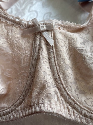 Neu mit Etikett Bali BH 36C glättend #3432 blush beige Stretch Spitze Bügel ohne Polsterung - Bild 6 von 9