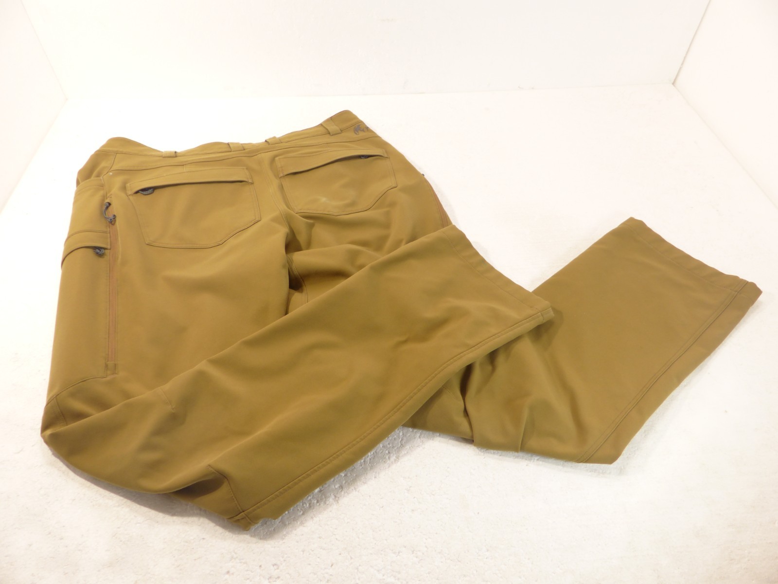 Men's KUIU Attack Softshell Lightweight Hiking Hu… - image 6