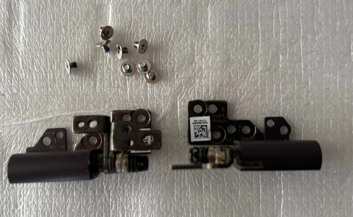 Cache Charnières Dell Latitude E5440 – Lot Gauche Et Droite – Argenté – Occasion