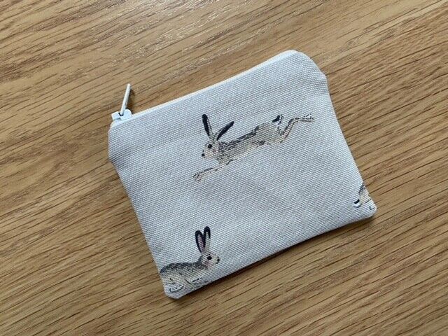 MINI ZIPPED COIN PURSE (11x9cm) HANDMADE WITH SOPHIE ALLPORT HARES FABRIC MINI ZIPPED COIN PURSE (11x9cm) HANDMADE WITH SOPHIE ALLPORT HARES FABRIC