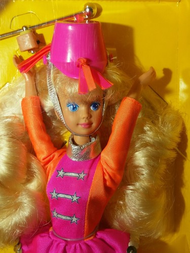 "baton twirling skipper" 1992 mattel #3931 teen sister of barbie