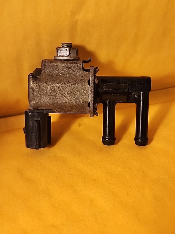 ✅ Suzuki Swift Geo Metro LSI 1998 OEM control de aire de ralentí válvula IAC K5T48290 52G0-0 Foto 2 de 4