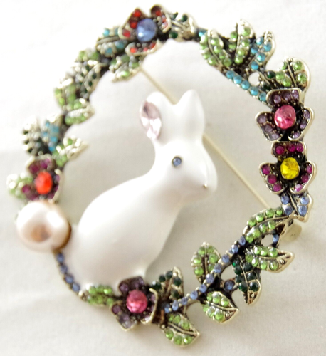 2.5" DESIGNER STYLE CRYSTAL RHINESTONE EASTER BUNNY RABBIT FLORAL WREATH BROOCH - Picture 6 of 16