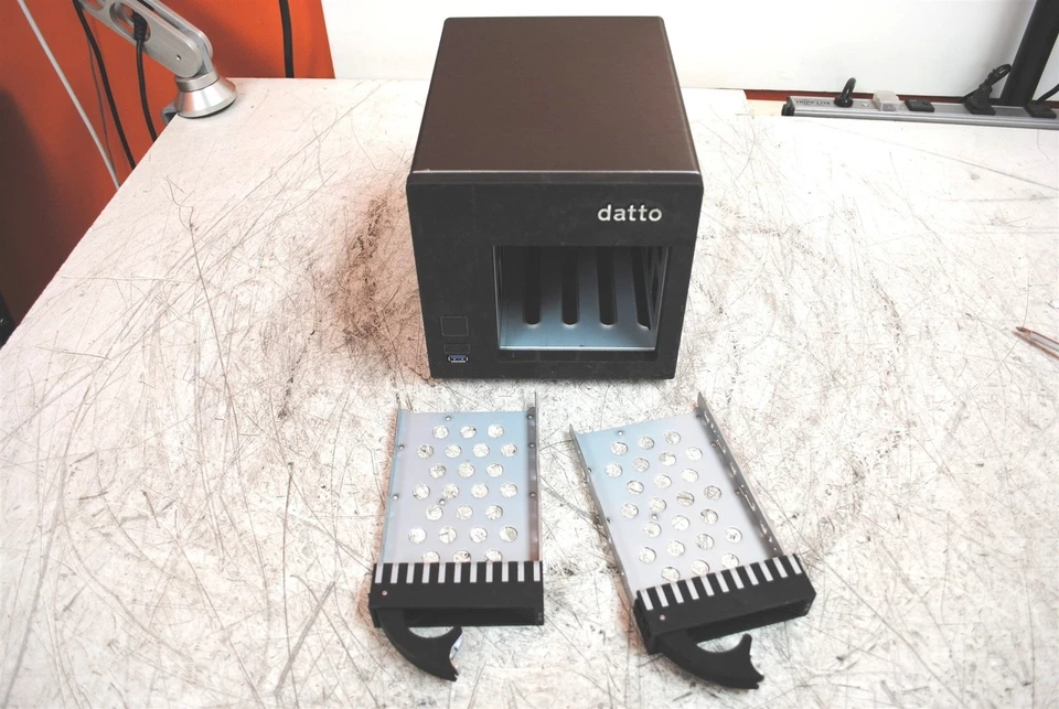 Datto S3B500 4-Bay Network Attached Storage 2 Caddies No Drives No Software - Image 4 of 4
