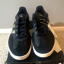 adidas Barreda Men  s Low Top Black/White Lace-Up Sneakers JI4906