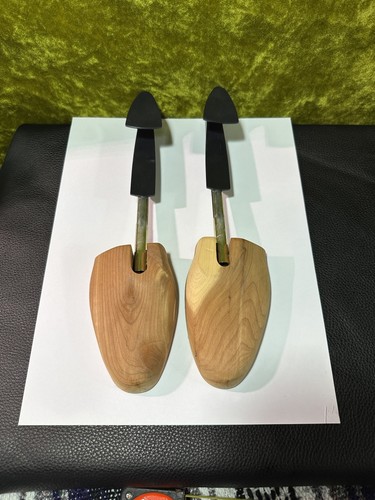 Vintage Wood Shoe Trees Pair Adjustable Cedar Wood Spring Loaded Mens Size 7–12